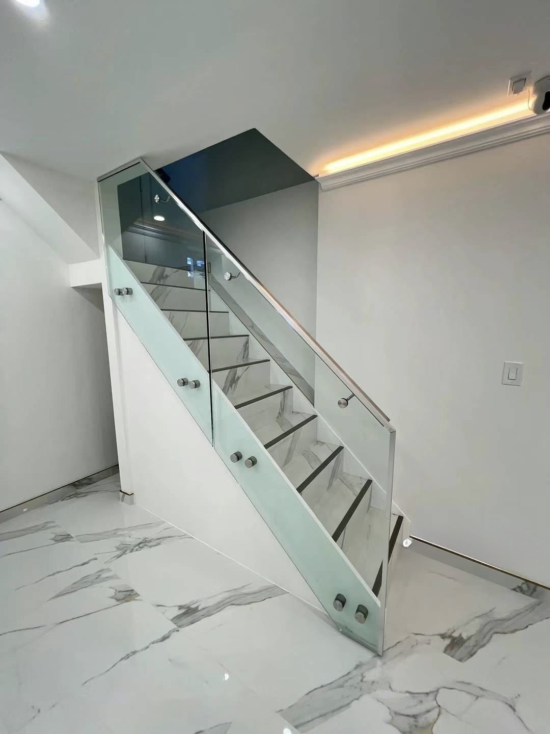 Glass handrails
